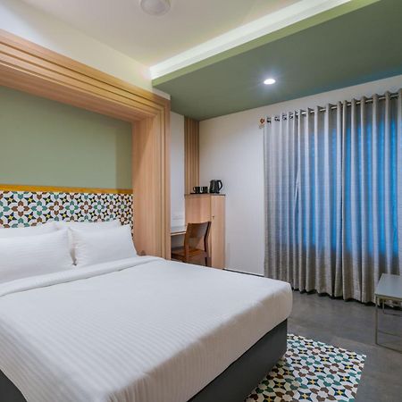 Aryaas Regent Kochi Exterior foto