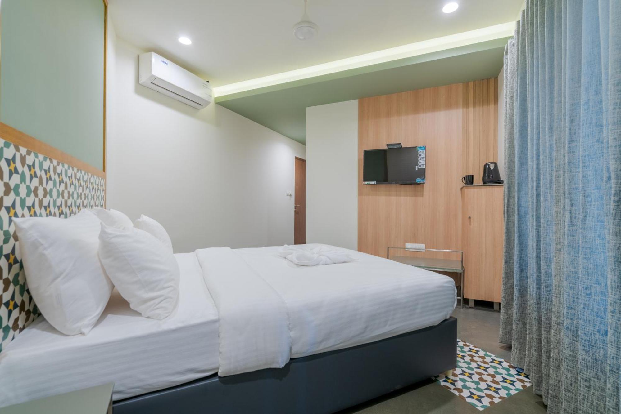 Aryaas Regent Kochi Exterior foto