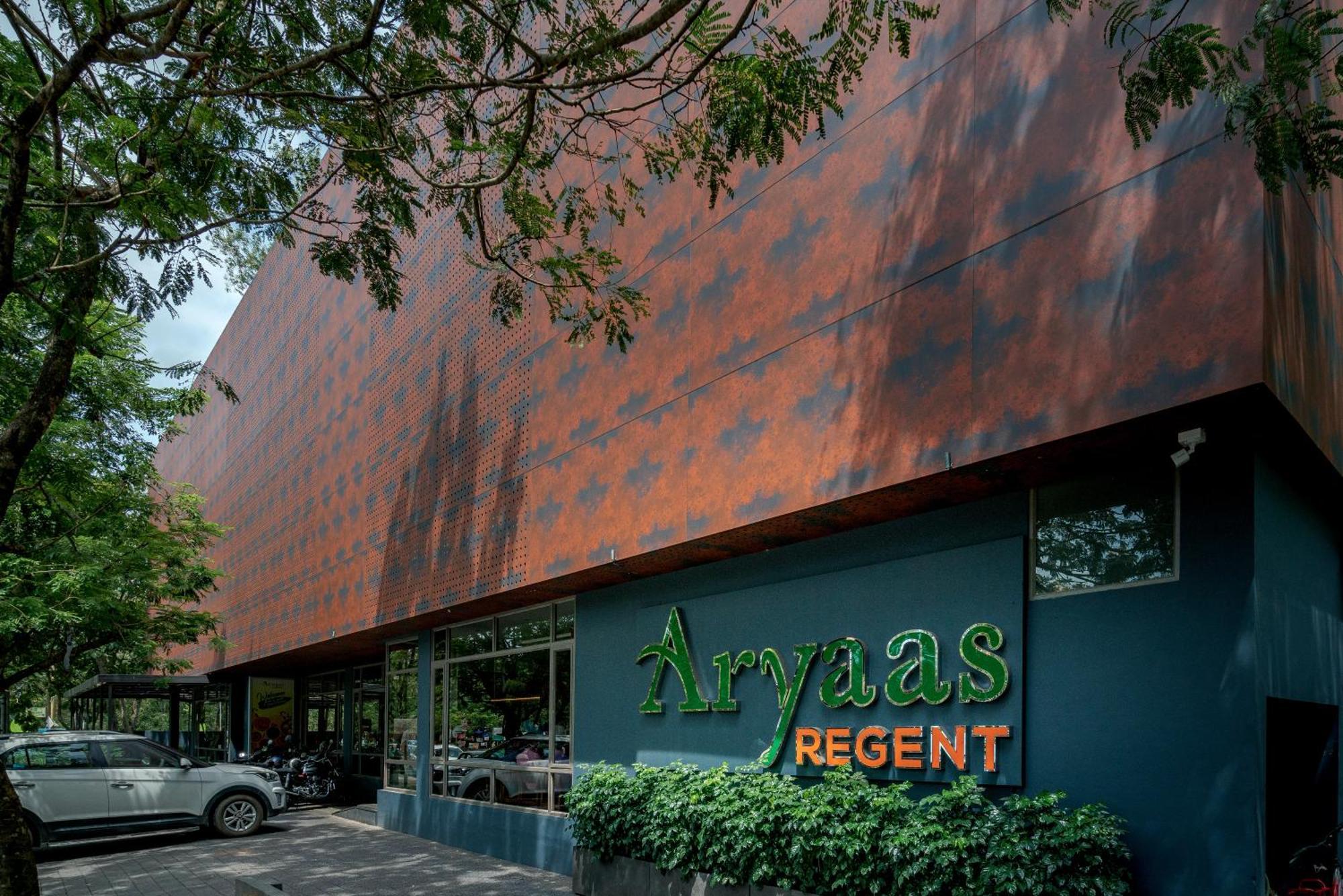Aryaas Regent Kochi Exterior foto