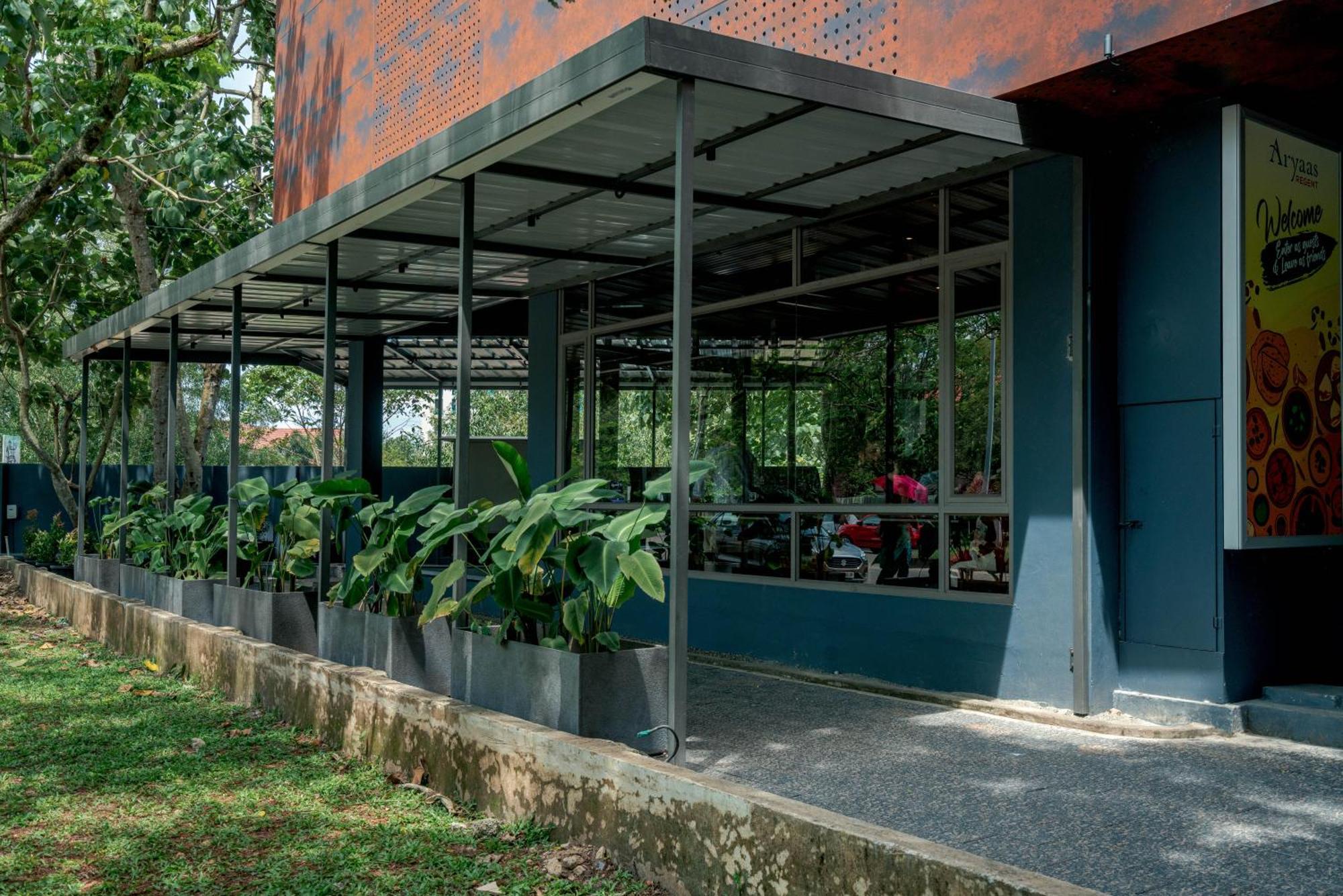 Aryaas Regent Kochi Exterior foto